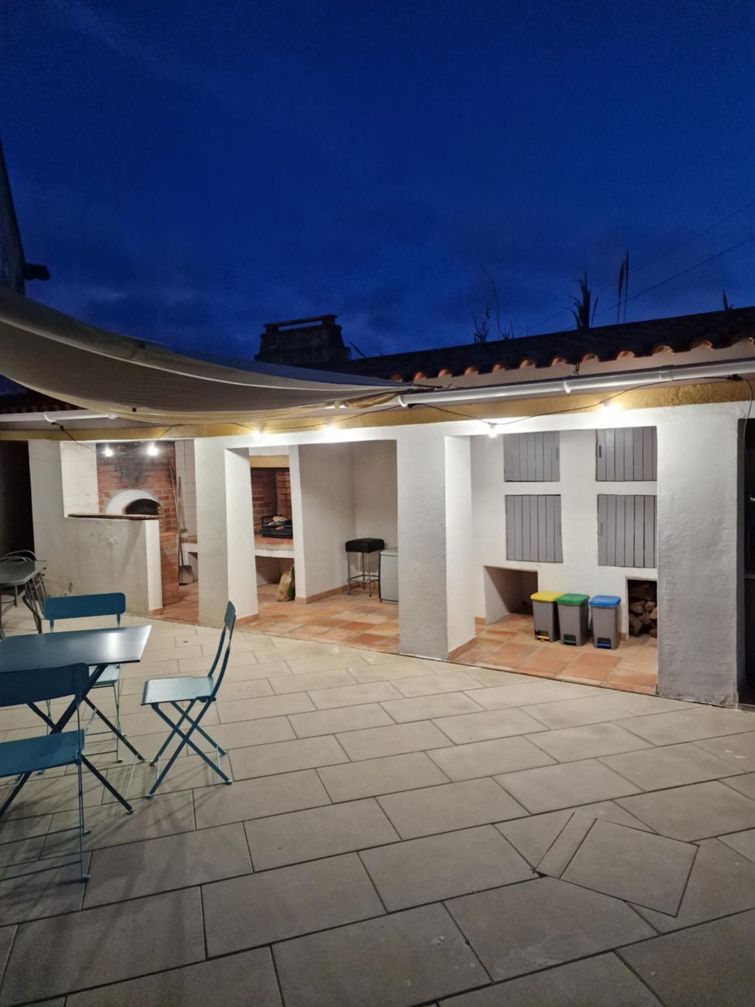Casa Nikana Turcifal Luaran gambar